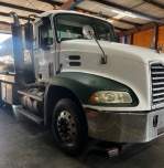 Fleet service vehicle